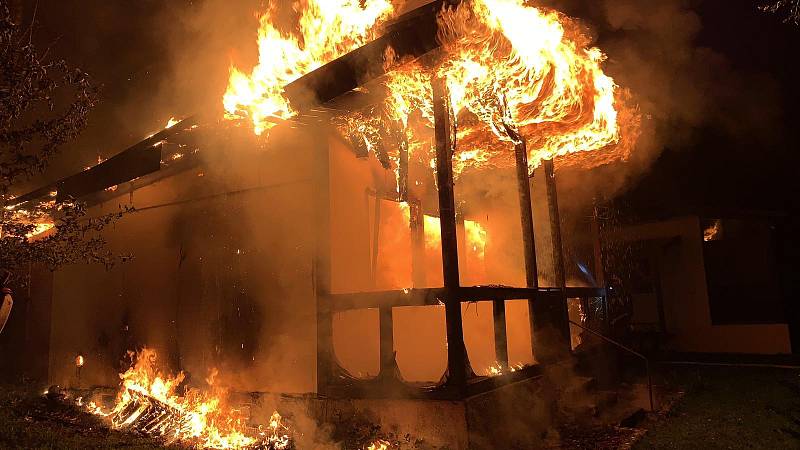 Požár chaty v Bělkovicích-Lašťanech, 17. 9. 2019