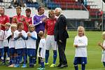 Karel Brückner s Pavlem Nedvědem na Zápase století v září 2019 na Andrově stadionu v Olomouci