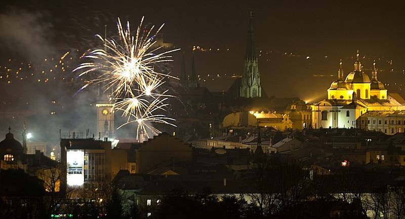 Ohňostroj nad Olomoucí. Ilustrační foto