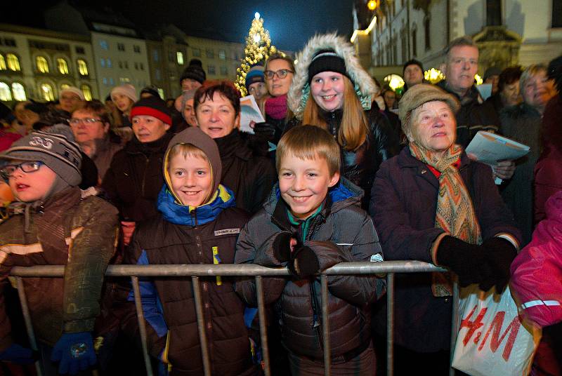 Česko zpívá koledy 2018 na Horní náměstí v Olomouci