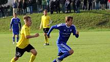 Fotbalisté Sigmy Olomouc B (v modrém) porazili v zápase 14. kola MSFL Hlučín 2:1.