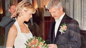 Svatba Petra Pavla a Evy Zelené na olomoucké radnici 9. prosince 2004.