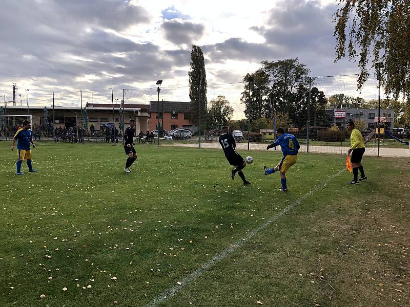 Fotbalisté Střelic vyhráli na půdě Blatce 2:1.