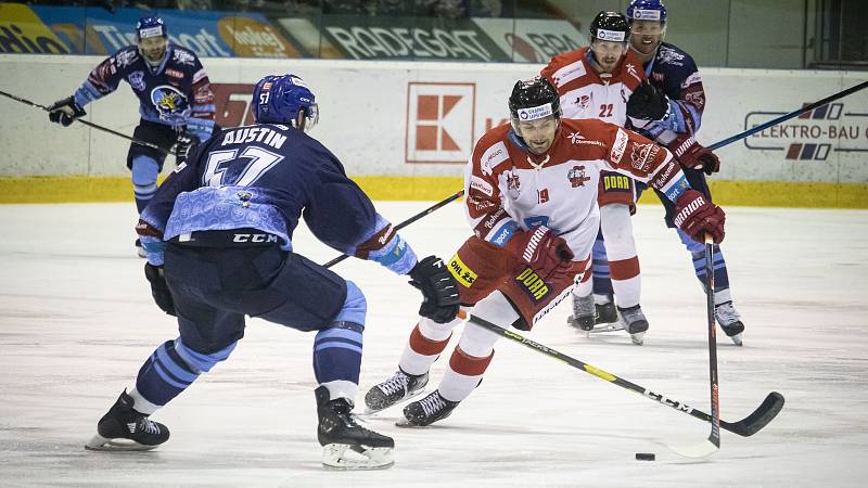 Hokejisté Olomouce (v bílém) porazili Kladno 4:0.