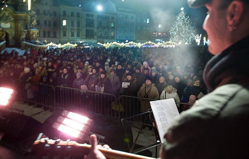 Česko zpívá koledy na Horním náměstí v Olomouci