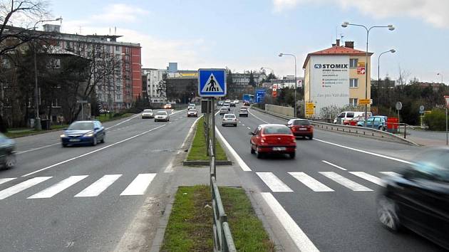 Olomoucká radnice se rozhodla kvůli nebezpečnosti zrušit přechod ve Velkomoravské ulici.