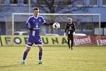 Olomoučtí fotbalisté (v modrém) porazili v přípravě Nitru 1:0. Jan Štěrba.