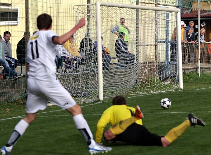 Fotbalisté Nových Sadů (v bílém) proti Želatovicím