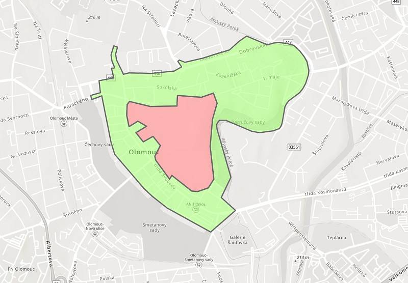 Nové zóny placeného parkování v Olomouci: A (červeně) 100 Kč/hod, B (zeleně) 40 Kč/hod