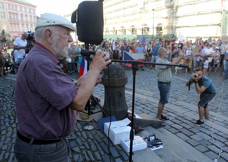 Demonstrace za nezávislost české justice a proti Andreji Babišovi v Olomouci - 11. 6. 2019