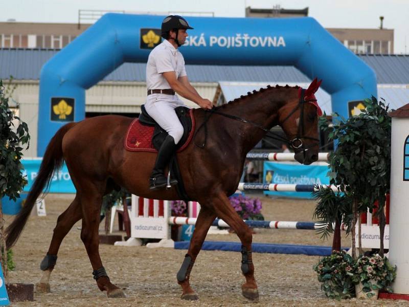 Skokový pohár v jezdeckém areálu Equine Sport Center v Olomouci