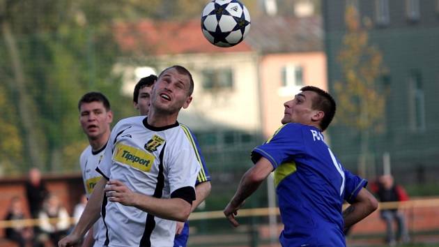 Fotbalisté Nových Sadů (v bílém) proti Želatovicím