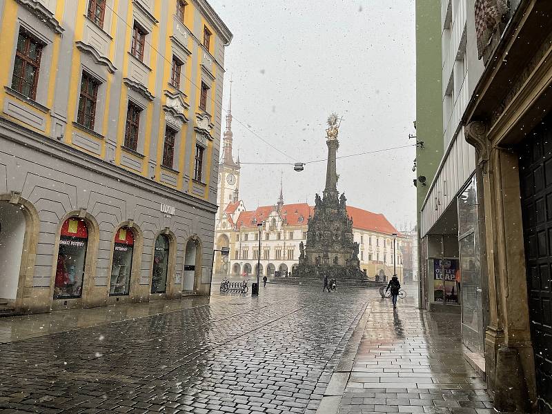 Sněhová nadílka v Olomouci, 6. dubna 2021