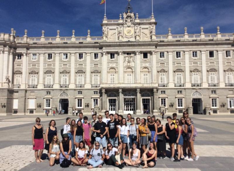 Královský palác v Madridu s více než 3000 pokoji je největší palácovou budovou v Evropě