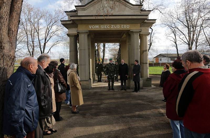 Den válečných veteránů na historickém vojenském hřbitově v Olomouci-Černovíře