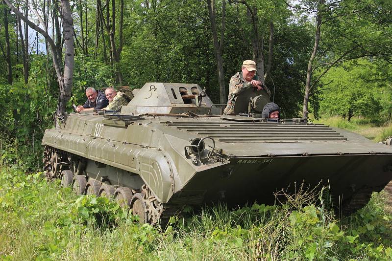 Přehlídku vojenské techniky, stanové tábory i komentované prohlídky nabídl o víkendu pátý ročník srazu vojenských veteránů v areálu Fortu XIII na Nové ulici v Olomouci.