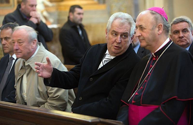 Prezident Zeman s olomouckým arcibiskupem Graubnerem v bazilice na Svatém Kopečku u Olomouce