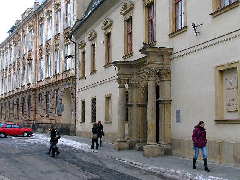 Budovy Filosofické fakulty a rektorátu Univerzity Palackého v Křížkovského ulici