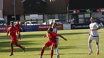 Fotbalisté HFK Olomouc (v bílém) prohráli v 1. kole MOL Cupu se Zbrojovkou Brno 0:3.