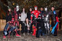 Univerzální superhrdinové se svými příznivci na Horním náměstí v Olomouci