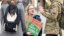 Protestující studenti středních škol v Olomouci