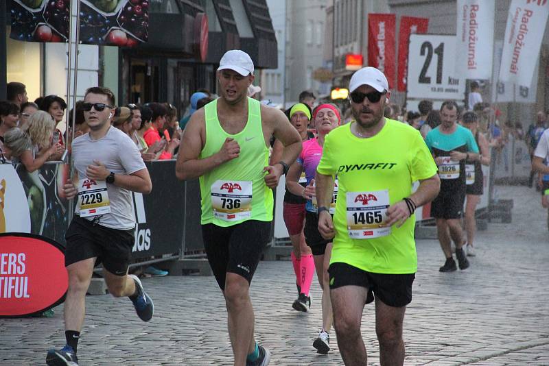 Amatérští běžci na Mattoni 1/2Maratonu 2022 v Olomouci.