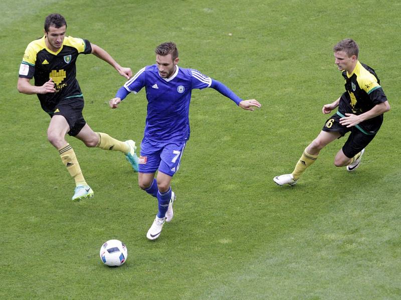 Fotbalisté Sigmy Olomouc (v modrém) porazili GKS Katowice 2:0. Lukáš Buchvaldek (v modrém).