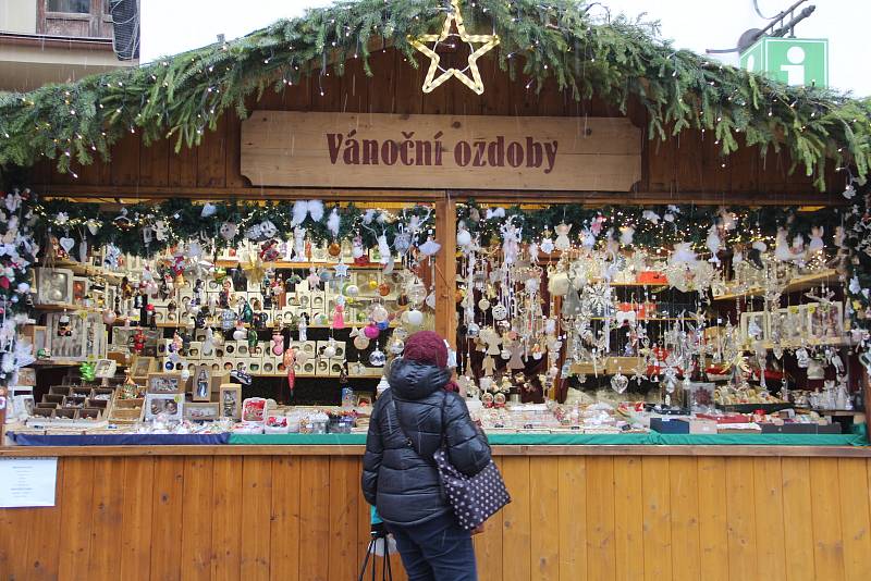 Poslední momenty letošních vánočních trhů v Olomouci, pátek 26. listopadu po poledni