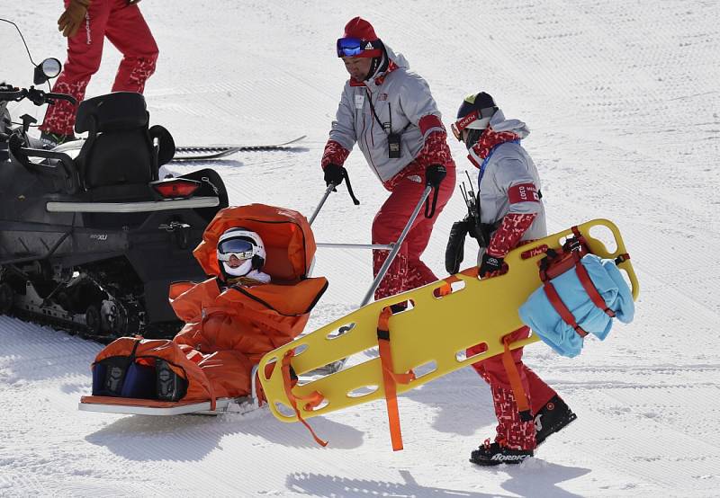 Vendula Hopjáková po pádu na olympijském snowboard-crossu v Pchjongčchangu