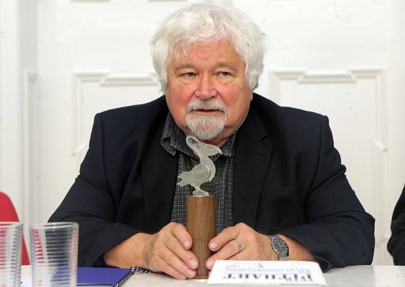 Petr Pithart obdržel v Olomouci cenu Pelikán 2017, kterou uděluje redakce časopisu Listy