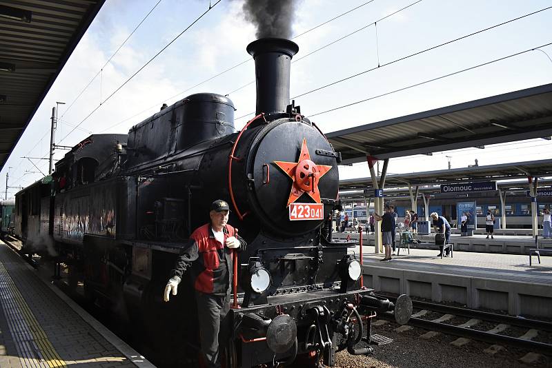 Jízdy historických vlaků na olomouckém hlavním nádraží - 12. 6. 2021