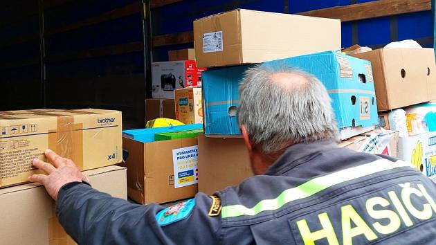 Sbírka pro Ukrajinu v Olomouci: darované vybavení a materiál přijímají v hasičské zbrojnici ve Chválkovicích v pracovních dnech od 9 do 12 a od 14 do 18 hodin až do pátku 9. prosince 2022.