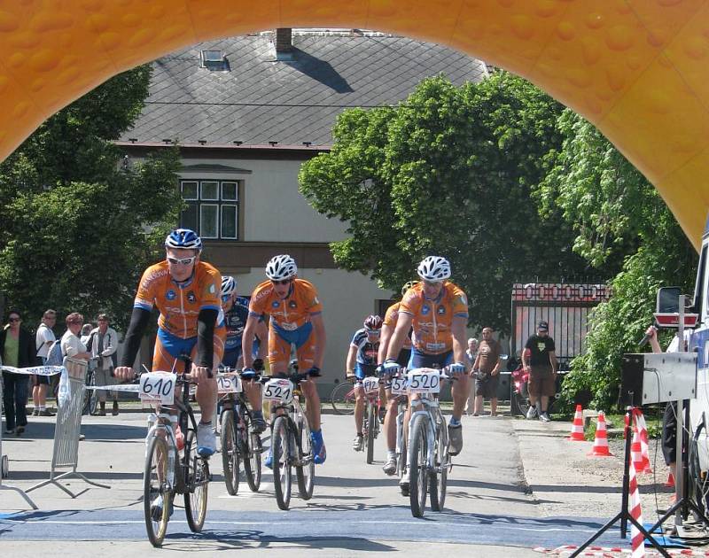 Cyklistický závod Pomoravím, start a cíl v litovelském pivovaru 