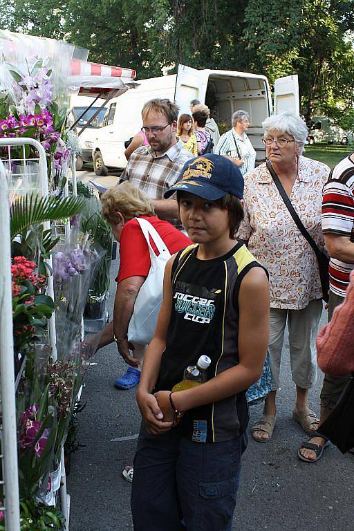 Ve čtvrtek ráno Flora otevřela své brány