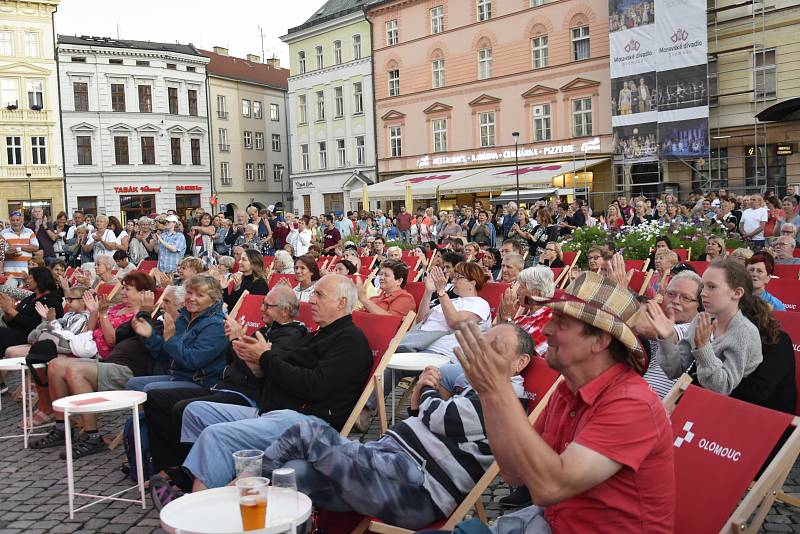 Koncert Františka Nedvěda na Horním náměstí v Olomouci 9. července 2021 na úvod festivalu Pohoda u Trojice