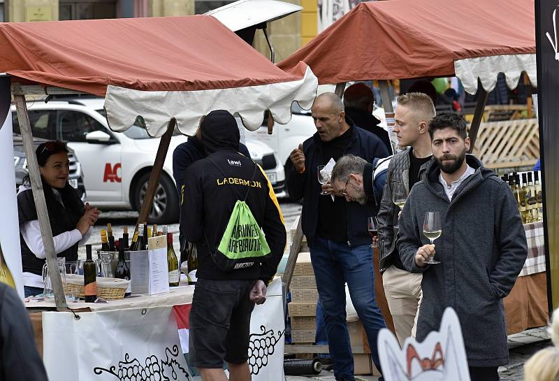 Olomoucké vinné slavnosti na Dolním náměstí, pátek 30. 9. 2022