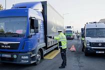 Policejní akce na silnicích Olomouckého kraje - hlídky se zaměřily na kontroly nákladních a dodávkových vozidel.