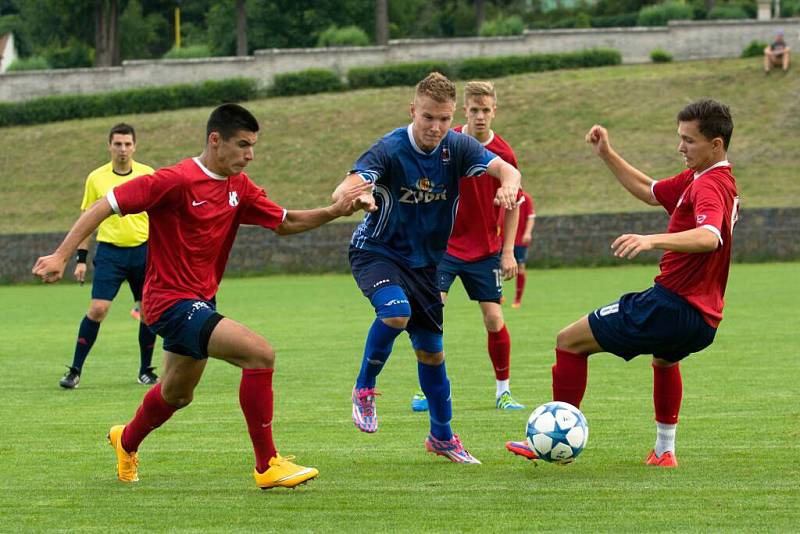 MOL Cup: Viktorie Přerov (v modrém) proti HFK Olomouc