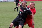 Fotbalisté 1. HFK Olomouc (v černém) prohráli doma s Ústí nad Labem 1:3.