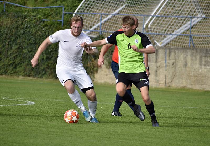 Konice (v bílém) ve šlágru I.A třída padla s Olešnicí rozdílem jediné branky - 1:2. 26.9. 2021 Adam Širůček, Ondřej Bořil