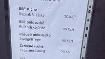 Vinařství Holánek vozí vína do desítek obcí na Olomoucku, Přerovsku a Prostějovsku, 23. ledna 2021