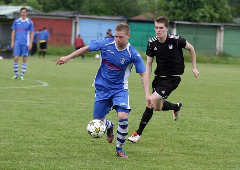 Béčko HFK (v černém) proti Litovli