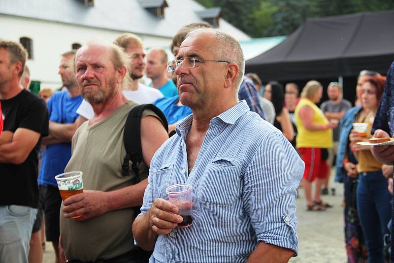 Festival Bounty Rock Cafe Open Air v areálu Korunní pevnůstky v Olomouci.