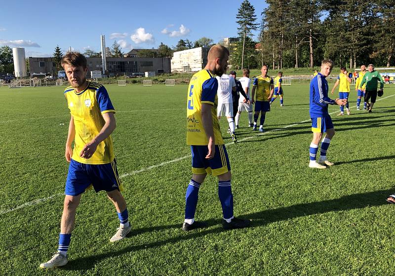 FK Šternberk - FK Medlov 3:2, Šternberk slaví postup do divize