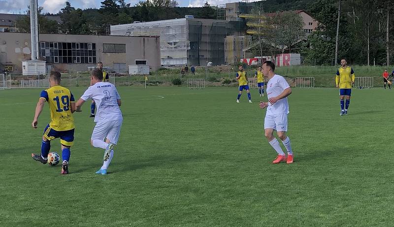 FK Šternberk - FK Medlov 3:2, Šternberk slaví postup do divize