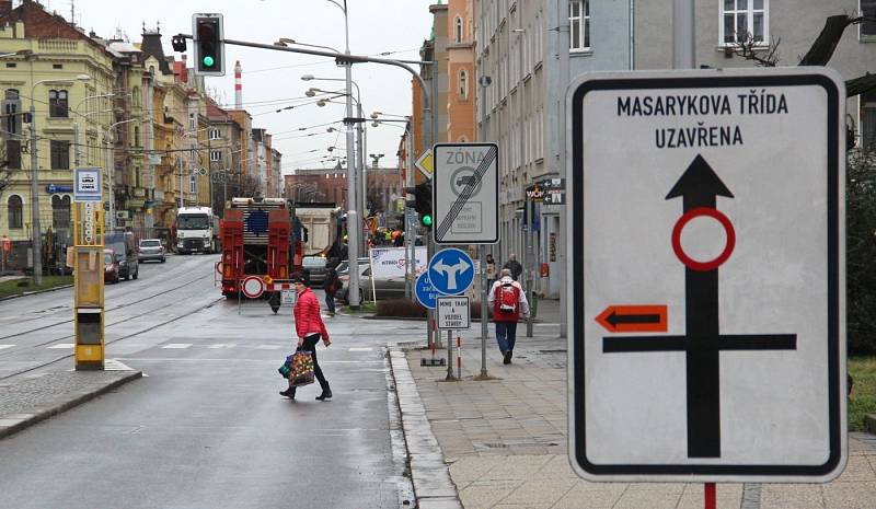 Masarykovu třídu v Olomouci uzavřela přestavba mostu. 2. března 2020