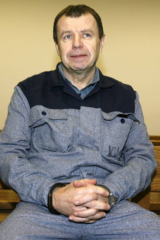 Šumperský podnikatel Vratislav Kutal u Městského soudu v Praze v roce 2007