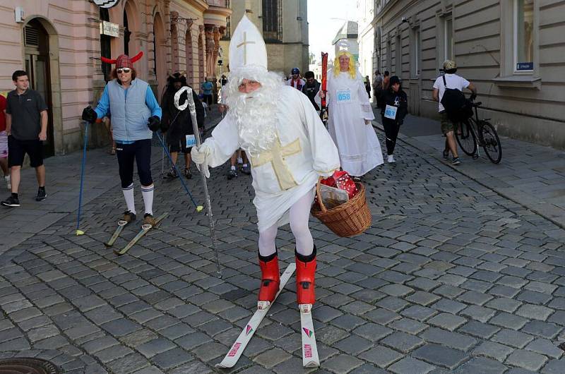 Recesistický Půlvánoční běh v Olomouci s charitativním rozměrem