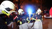 Tramvaj srazila chlapce. Záchranáři a hasiči zasahují u vážné nehody, která se stala 23. prosince vpodvečer na třídě Kosmonautů v Olomouci.