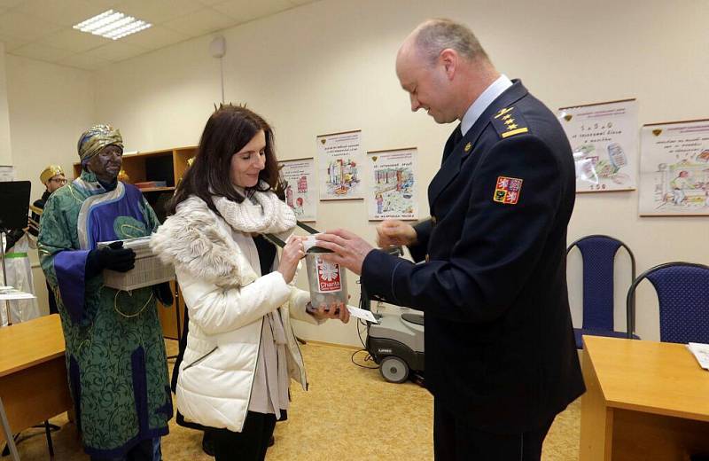 Charitní koledníci v postavách Kašpara, Melichara a Baltazara za doprovodu hudebníků z Konzervatoře Evangelické akademie v Olomouci obešli významné olomoucké instituce